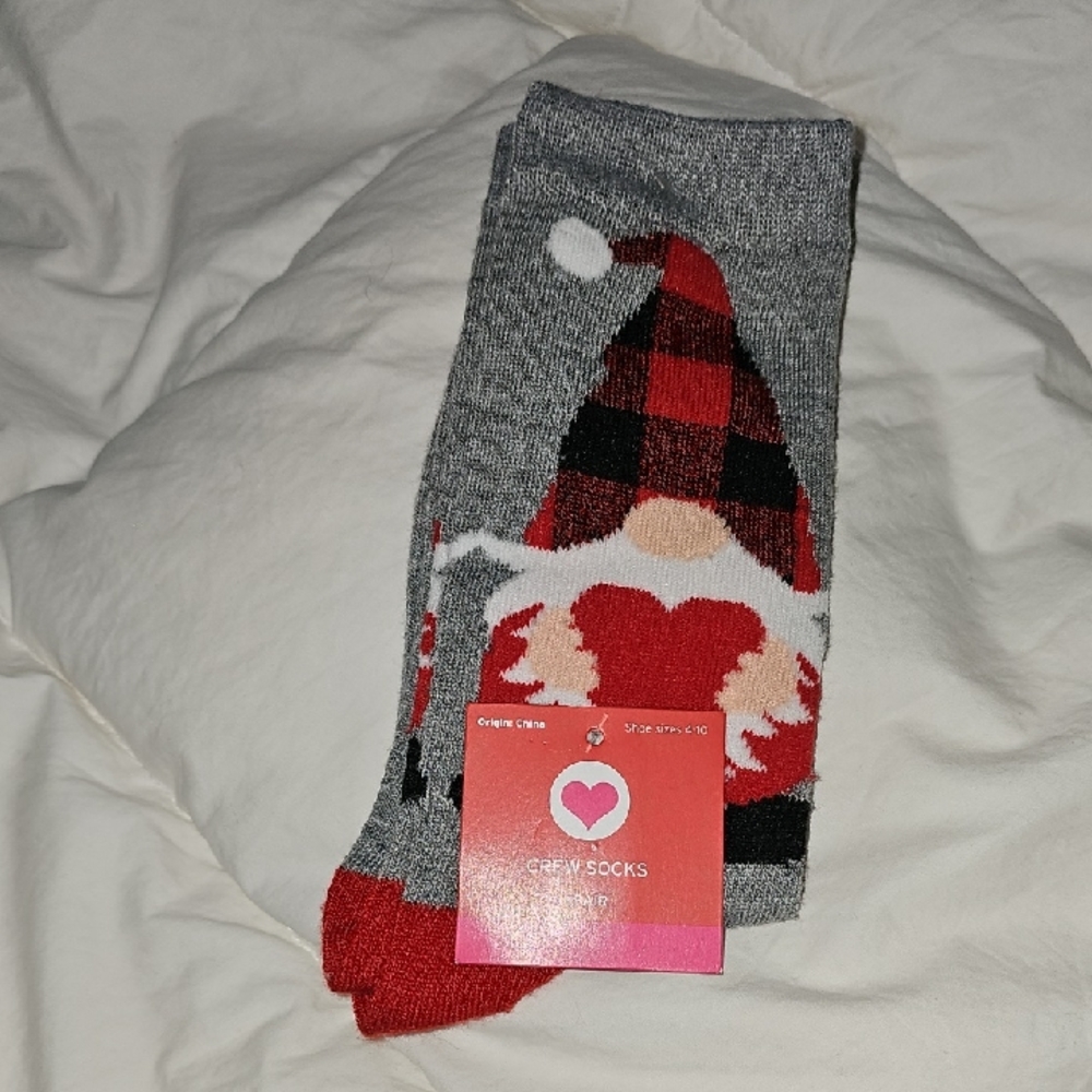 New Womens Crew Socks. 1 Pair! Fits Sz 4-10. Nwts. Gnome